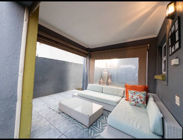 3 BEDROOM TOWNHOUSE FOR SALE IN SONNEVELD